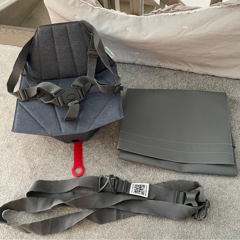Award-winning Bombol foldable Travel pop up booster seat